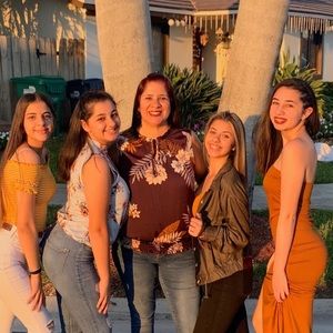 Meet your Posher, Laura